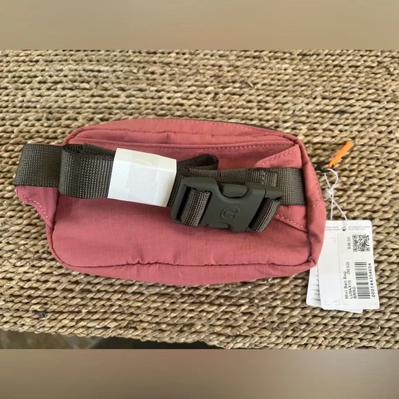 nwt lululemon mini belt bag - Picture 2 of 4